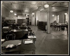 Bureau principal de la blanchisserie Carolyn au 111 East 129th Street, East Harlem, New York, 1929 - Byron Company