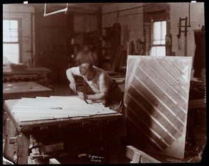 Homme travaillant dans l
