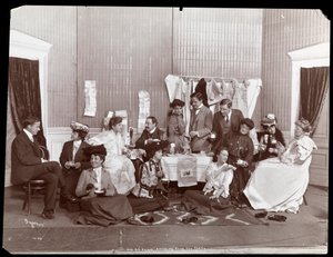 Mme G.G. Haines, Tea Party dans la salle de bain, 1902 - Byron Company