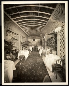 Le restaurant Palm Room à l