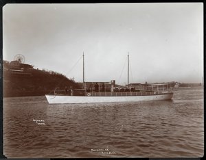 Vue du yacht Mousquetaire de la New York Yacht, Launch und Engine Co. sur la rivière Harlem, New York, 1905 - Byron Company