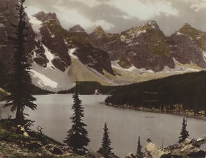 Lac Moraine et Vallée des Dix Pics