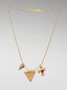Chaîne avec deux pendentifs et une croix - Byzantine School