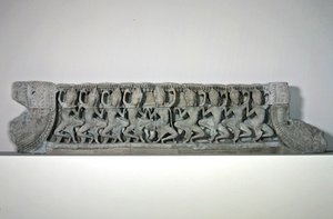 Fronton montrant neuf apsaras dansantes, fin XIIe-début XIIIe siècle, de Bayon, Angkor Thom - Cambodian Cambodian