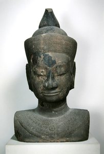 Buste décoré de Bouddha; XVe-XVIe siècle - Cambodian School