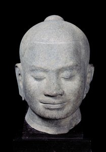 Tête du roi Jayavarman VII (1181-1218) Style Bayon, de Preah Khan, 12e-13e siècle (grès)