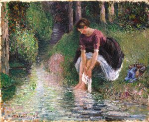 Femme Lavant Ses Pieds Dans Un Ruisseau
