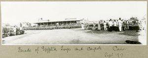 Parade des troupes égyptiennes et des tapis, Le Caire, septembre 1917 - Capt. Arthur Rhodes