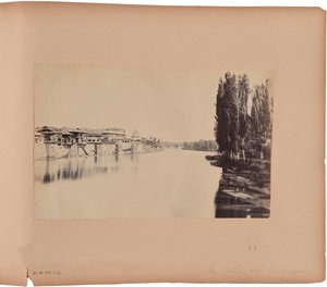 Le palais, etc., depuis le 1er pont - Srinugur - Capt. Melville Clarke