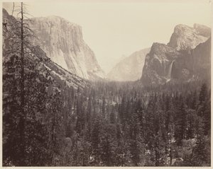 La vallée de Yosemite depuis le sentier de Mariposa