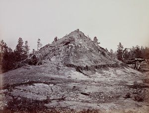 Maison de sudation indienne, comté de Mendocino, Californie, 1863 - Carleton Emmons Watkins