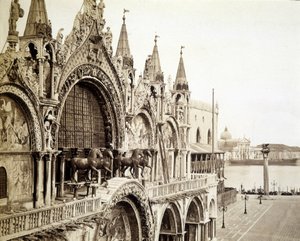 Les chevaux de la Basilique Saint-Marc à Venise - photographie par C. Naya - Carlo Naya