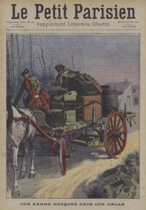 Une femme masquée dans un coffre