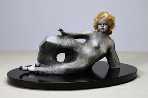 Paysage nordique, 2014 (bronze patiné, perruque synthétique)