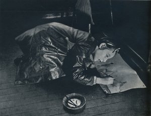 Une petite fille laissée derrière imagine le voyage à la campagne, 1941
