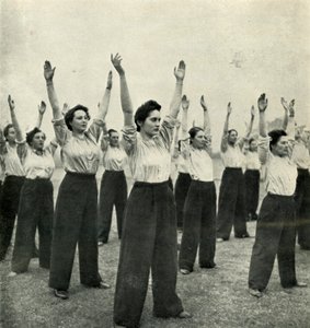 Entraînement physique dans un dépôt de recrues, vers 1943 - Cecil Beaton
