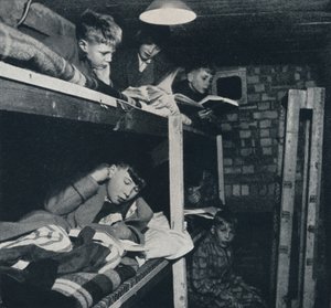 Dortoir des écoliers, 1941 - Cecil Beaton