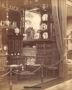 Exposition de meubles de Collinson & Lock (photo albumine argentique) - Centennial Photographic Co.