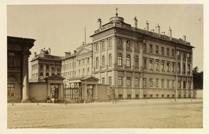 Le palais Anichkov à Saint-Pétersbourg - Charles Bergamasco
