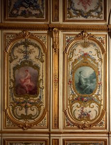 Panneau peint par Charles-André Van Loo, Château de Fontainebleau, France