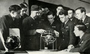 Personnel de la RAF apprenant la navigation pendant la Seconde Guerre mondiale, 1941