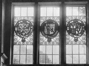 Verre Ancien au-dessus de la Porte de la Salle Sud - Charles Latham