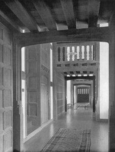 Couloir, Premier Étage - Charles Latham