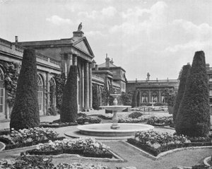 Les fontaines en marbre dans les jardins de l