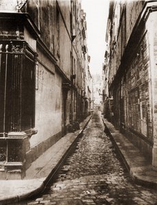 Rue Visconti à Paris prise depuis la rue de Seine. 6e arrondissement