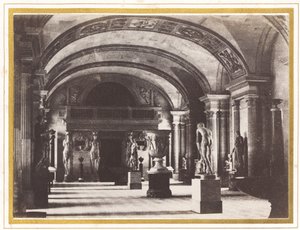 Salle des Cariatides, au Musée du Louvre