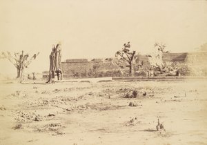 [Paysage aride avec une forteresse non identifiée, Delhi]. - Charles Moravia