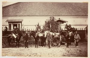Portrait de groupe de militaires avec des chevaux - Charles Parker