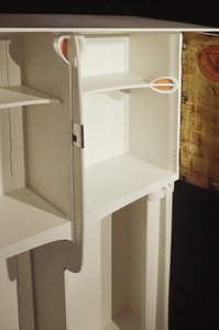 Cabinet blanc conçu pour Mme Rowat, 1902 - Charles Rennie Mackintosh
