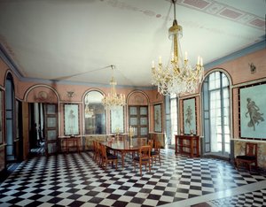 Vue de la salle à manger du château de Malmaison, résidence de l