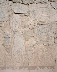 Art précolombien : relief sur des ruines, IXe siècle av. J.-C. - Chavin Chavin