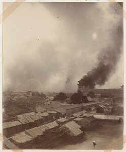 Un grand incendie à la porte principale de Pékin, 1900 - Chinese Photographer
