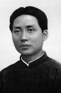 Portrait de Mao Tse-Tung (Mao Zedong) (1893-1976), jeune homme, devenu chef d