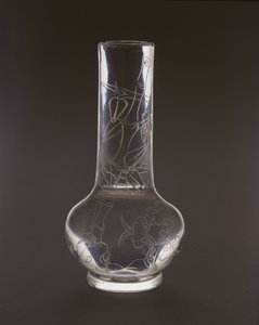 Bouteille gravée avec bambou, plantes de champignon lingzhi et rochers, marque et période Qianlong, 1736-95 (verre)
