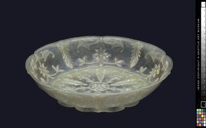 Plat à motif floral, 19e siècle - Chinese School