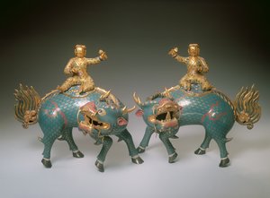 Paire de Qilin, période Qianlong (1736-95) (émail cloisonné et champlevé avec métal doré)