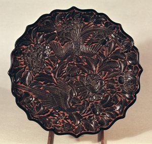 Assiette avec motifs floraux et deux oiseaux, Dynastie Yuan (1271-1368) - Chinese School