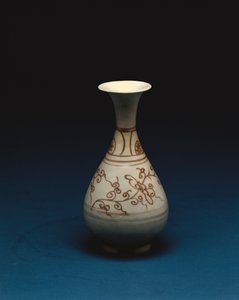 Bouteille à décor rouge sous glaçure par Yuhachan, dynastie Yuan, XIVe siècle