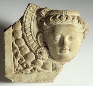Tuile avec tête de Bodhisattva, Mingoi, VIe-VIIe siècle (stuc) - Chinese School