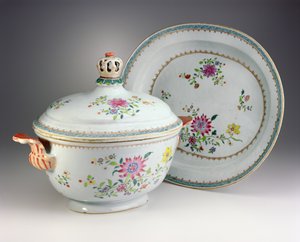 Soupière, couvercle et support, période Qianlong, 1736-95