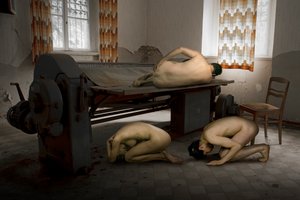 Figures nues – Déclin industriel