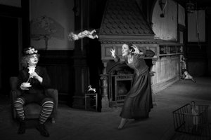 Drame sombre et surréaliste - Christine von Diepenbroek