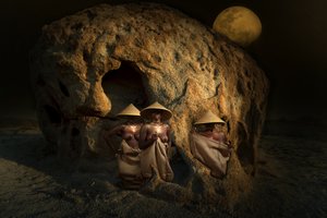 Femmes tribales sous la lune