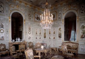 Vue du grand salon du Château de Champs-sur-Marne. Décoré par Christophe Huet (1700-1759)
