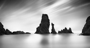 Les rochers de la mer sereine