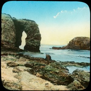 Arc de roche à Perran Beach, Cornouailles - Church Army Lantern Department